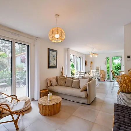 Majoa - 300m - Wifi - Jardin بيت للعطل *